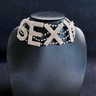 1入時尚閃亮鑽石項圈,閃耀水晶,有字母裝飾