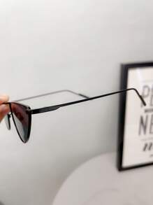 1副女士个性化猫眼框金属时尚眼镜，时尚户外街拍 - 深灰色 - 查看 4