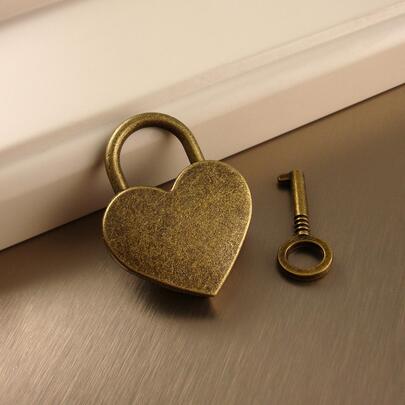 1pc Antique Bronze Heart Shaped Zinc Alloy Luggage Lock With Key, Couple Or Friend Gift