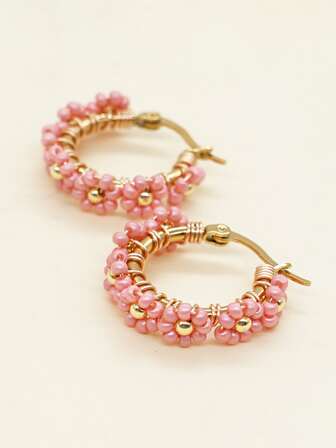 1 par de pendientes de aro de flores de margarita y cuentas de arroz rosa bohemio adecuado para el uso diario de las mujeres