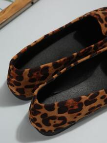 Fashionable & Comfortable Brown Leopard Print Flat Shoes - Brown - View 7