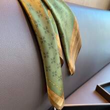 1入組26.77英寸模擬絲綢印花方巾，時尚且多功能，可作頭帶、圍巾、頸巾、包裝配件，適用於女士紗巾頭巾，理想裝扮造型的配飾 - 綠色 - 查看 4