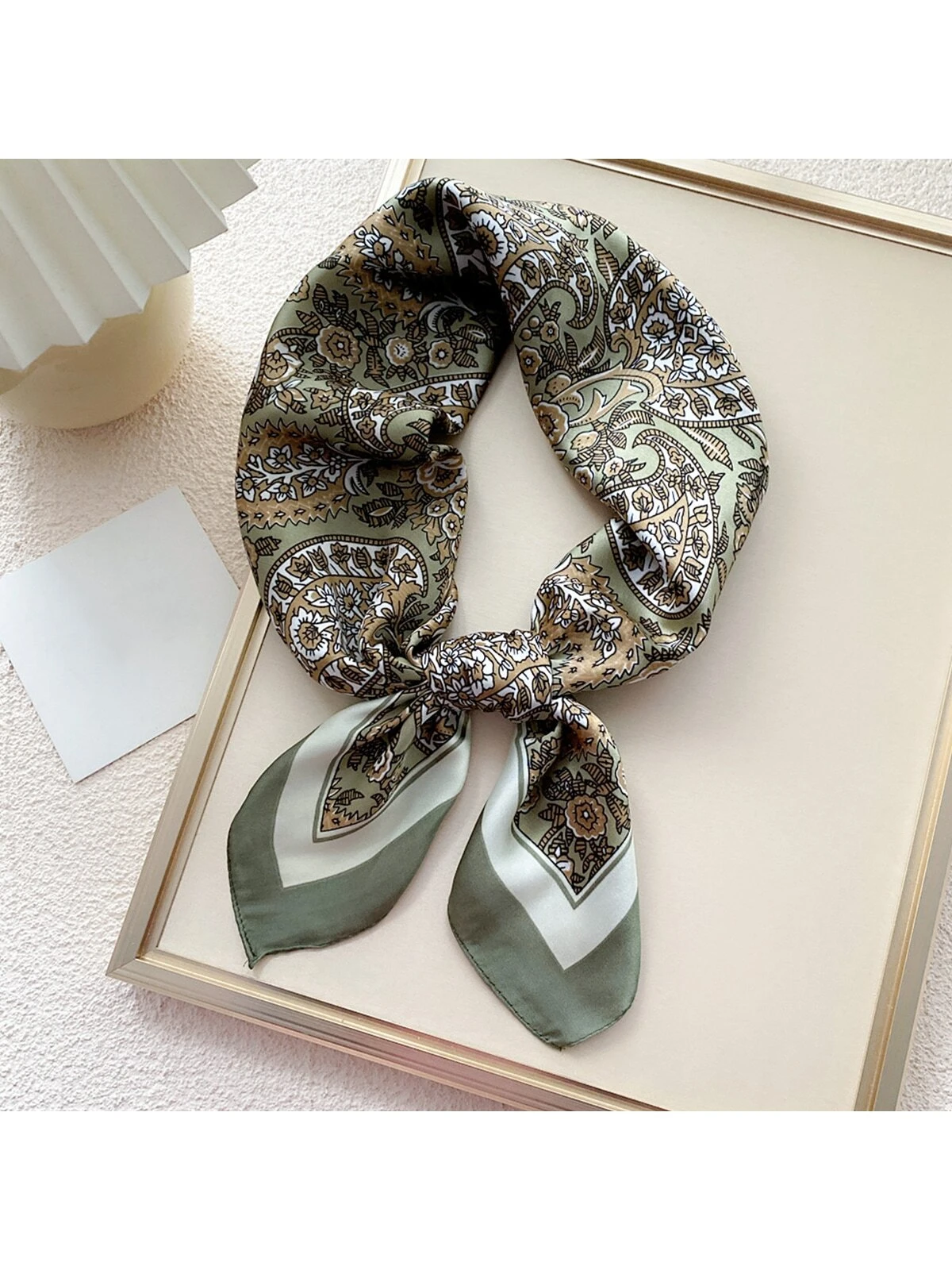 1 pièce Foulard carré imprimé style soie de 70 cm (27,6 pouces), foulard multifonctionnel respirant à la mode pour femmes, bandeau, foulard de cou, étole, accessoire