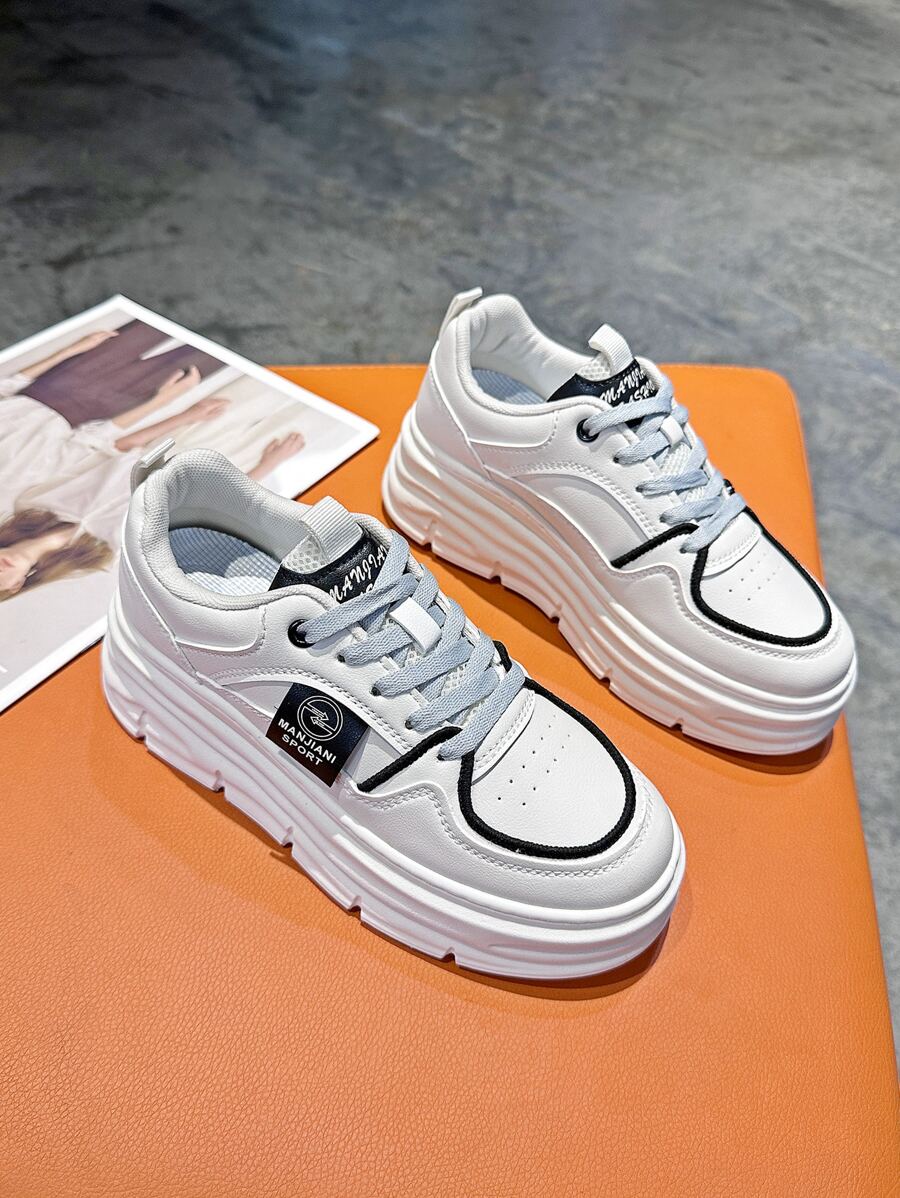 1雙女式運動休閒風格厚底百搭時尚輕便學生休閒平底鞋