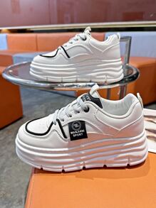 1雙女式運動休閒風格厚底百搭時尚輕便學生休閒平底鞋