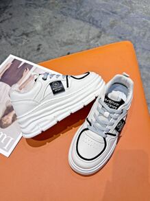 1雙女式運動休閒風格厚底百搭時尚輕便學生休閒平底鞋