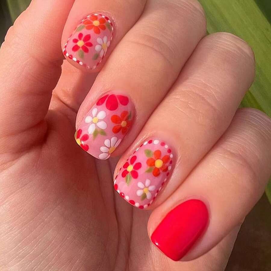 24pcs Short Stylish & Cute Little Red Flower Design Nail Art Set, Perfect For Parties, Dances And Daily Wear - Multicolor - View 1