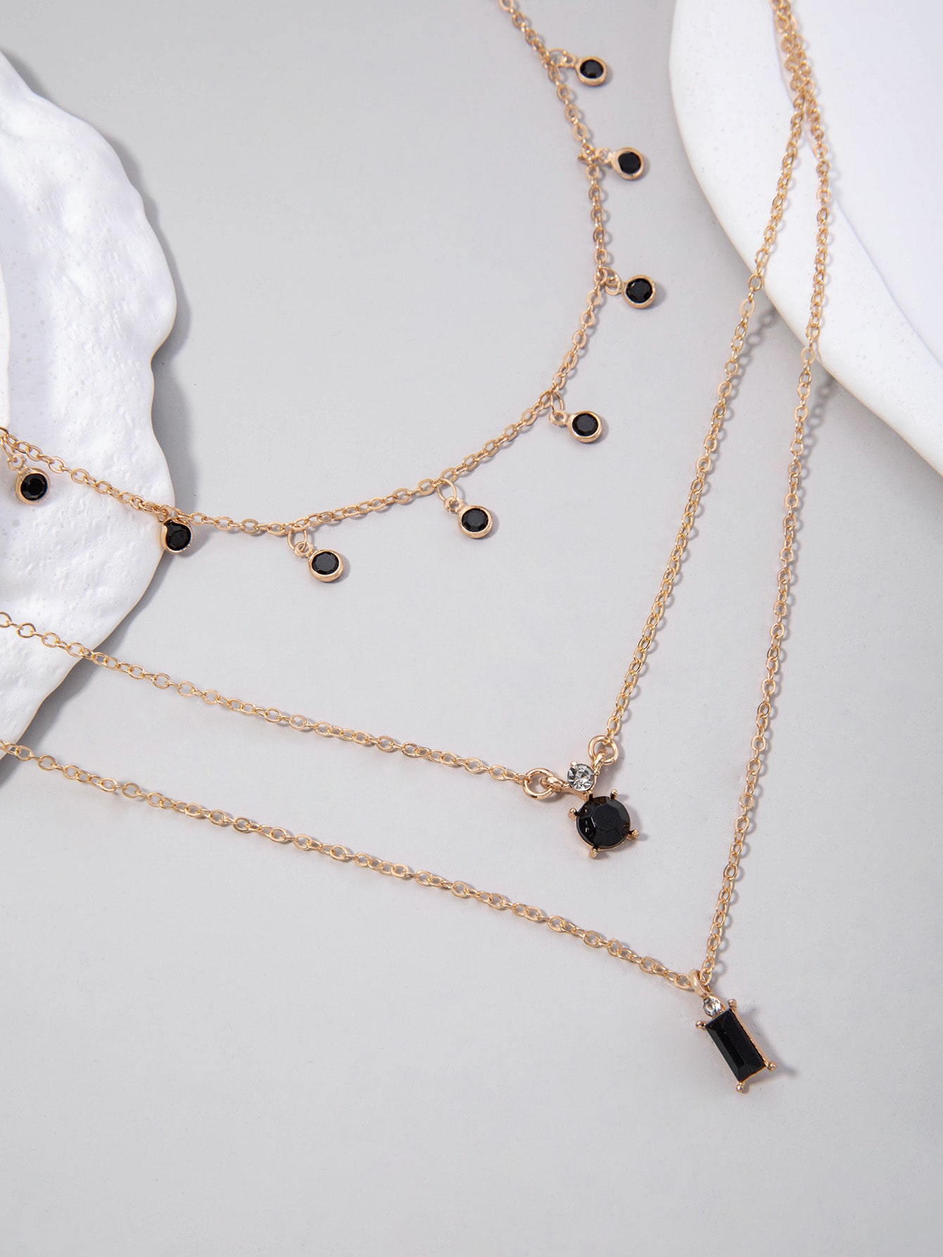 طقم مجوهرات نسائي 2 قطع – قلادة متعددة الطبقات بسل...