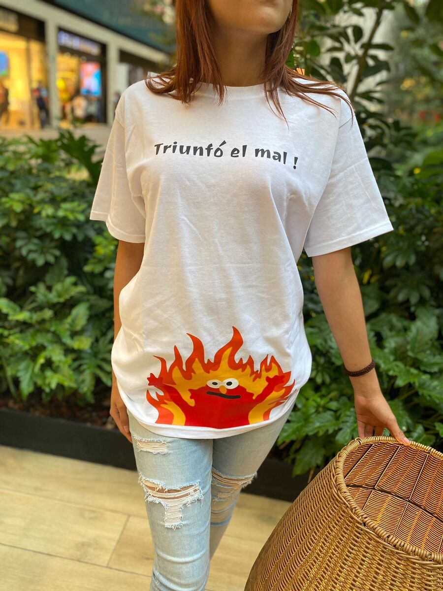 Oversized White T-Shirt With Elmo Triumphs Evil Print