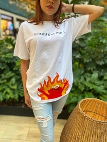 Oversized White T-Shirt With Elmo Triumphs Evil Print