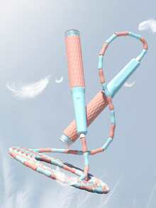 1個帶有竹子設計手柄的兒童健身加重跳繩