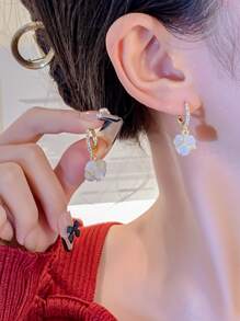 topshiny 1 Pair Elegant Luxury Cat Eye Stone Earrings, Adorable Pom Pom Pendant Fashionable Delicate Jewelry Earrings For Women, Suitable For Daily Wear And Formal Occasions (Earring Details May Vary Slightly Between Batches) - Gold - View 2