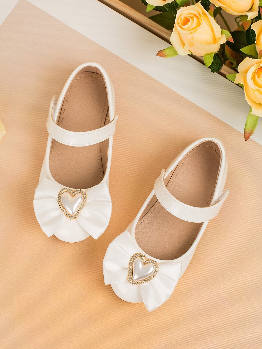 1 Pair Princess Flats With Heart-Shaped Rhinestone Hook And Loop Fastening, Handmade, Suitable For All Seasons - White - View 1