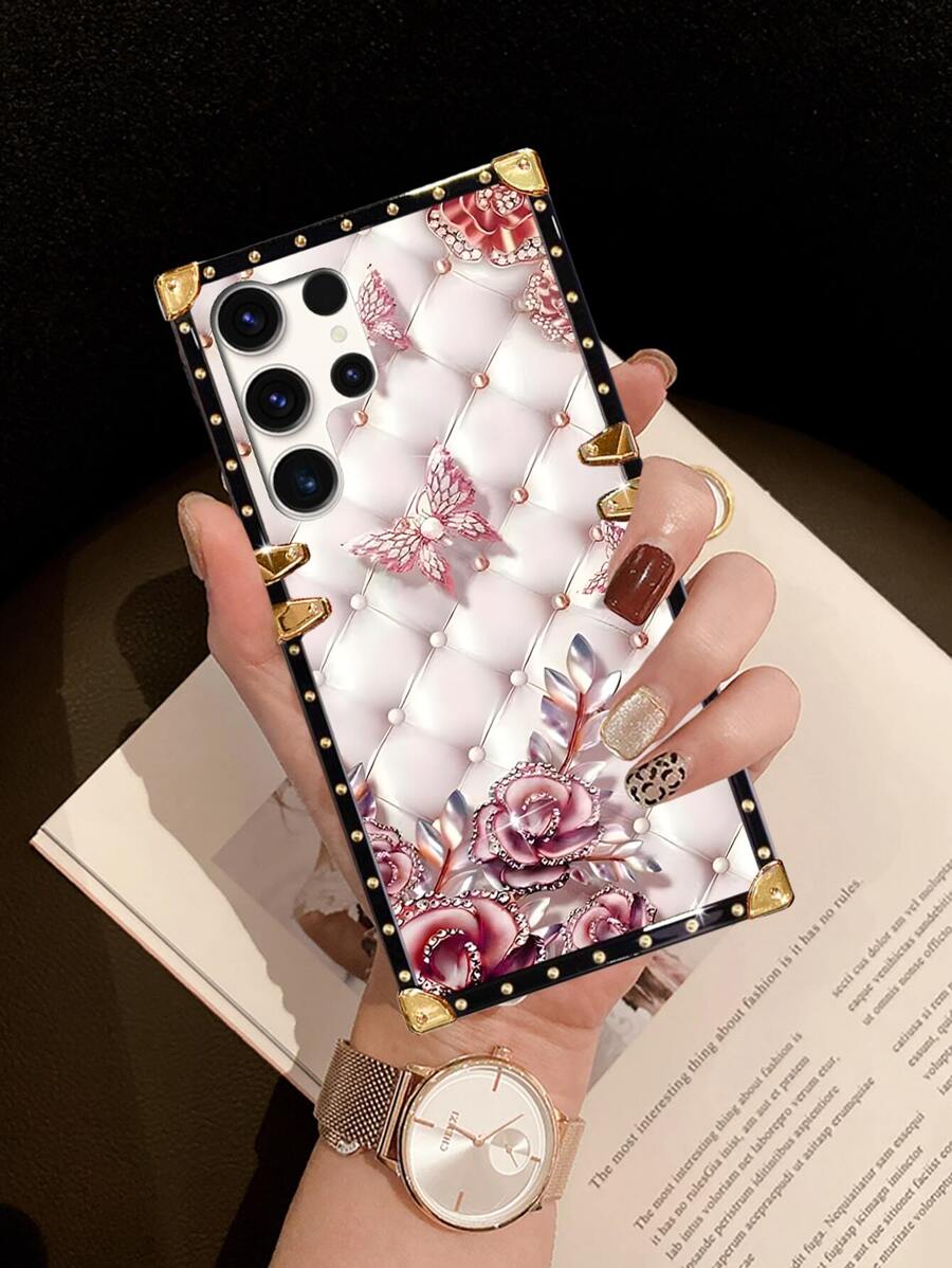 1 buah Casing Ponsel Anti Jatuh dengan Pola Non-3D, Tekstur Kulit Domba Persegi Panjang Datar 2D, Motif Bunga Kupu-kupu Rhinestone, Tepi Kontras, Kompatibel dengan S26 Ultra/S26/S26 Plus/A57 5G/A37 5G/Kompatibel dengan iPhone 18ProMax/18pro/17 Pro Max/17 Air/14 Pro Max/16/16 Plus/16 Pro/16 Pro Max/7P/8 Plus/XR/XS Max/11/11 Pro/11 Pro Max/12/12 Pro/12 Pro Max/13/13 Pro/13 Pro Max/14/14 Pro/14 Plus/14 Pro Max/15/15 Pro/15 Plus/15 Pro Max, Galaxy S25 FE/A17/A07, - Berwarna merah muda - View 1
