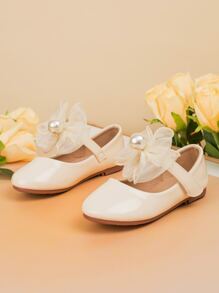 Fashion Faux Pearl Handmade Flower Solid Color Patent Leather Round Toe Non-Slip Flat Outdoor Princess Shoes, Suitable For All Seasons - Beige - View 2