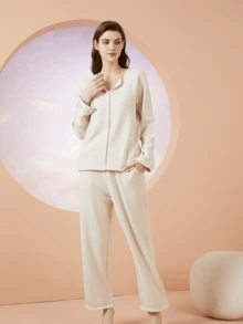 女性緞面休閒服套裝,套裝的2 - 米色 - 查看 2