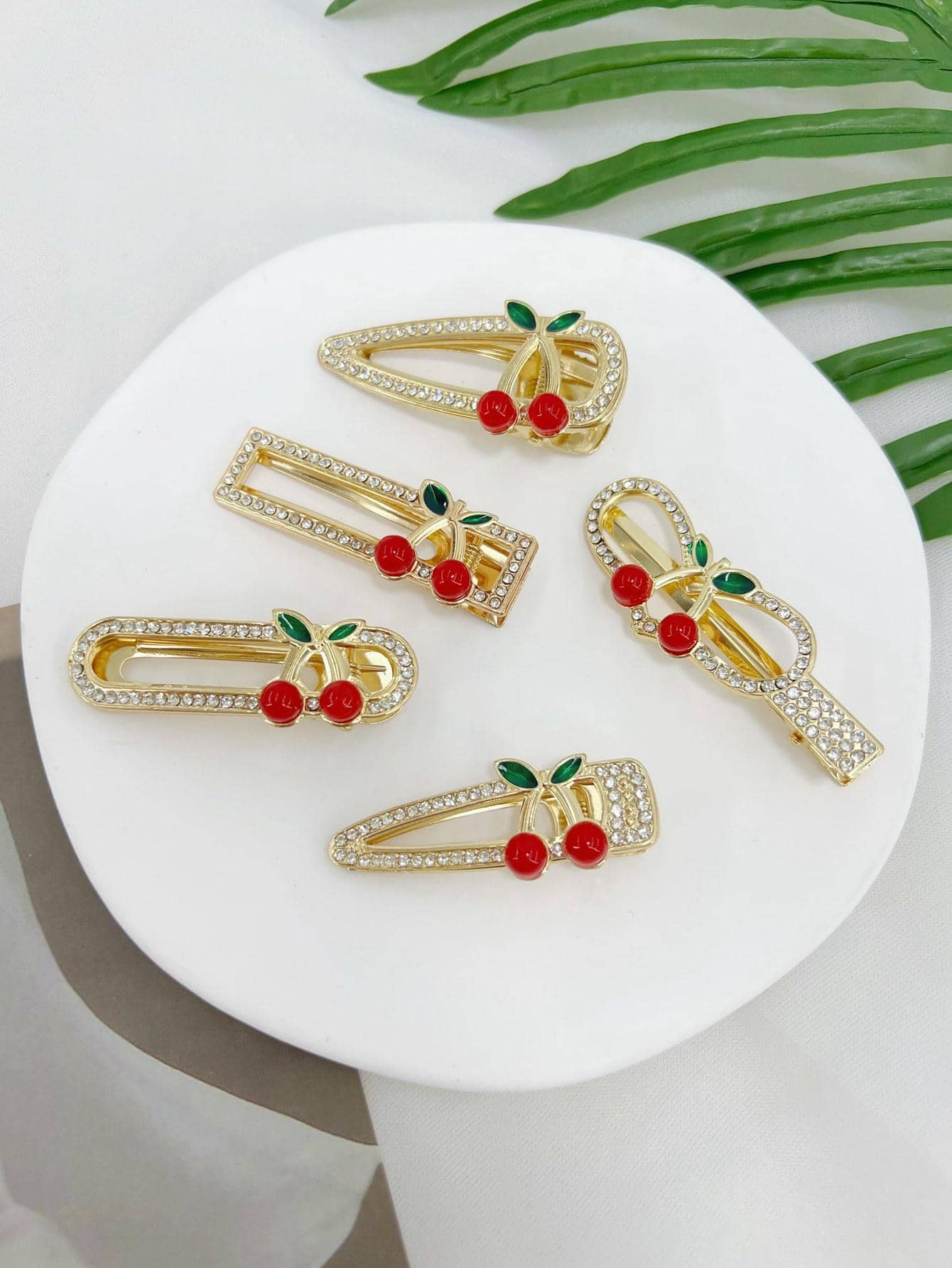 5pcs Women's Fashionable And Cute Gold Rhinestone Hair Clips Suitable