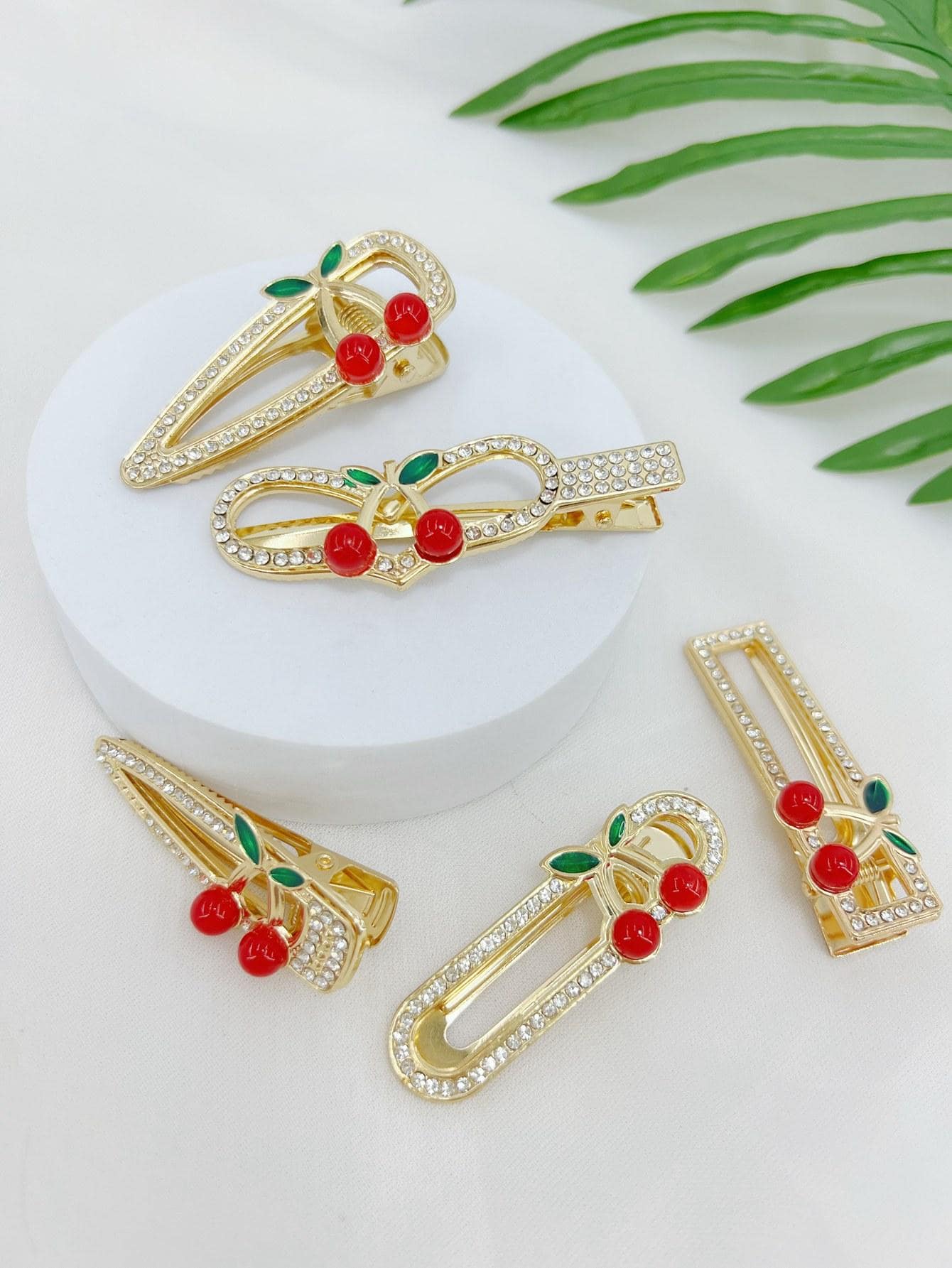 5pcs Women's Fashionable And Cute Gold Rhinestone Hair Clips Suitable