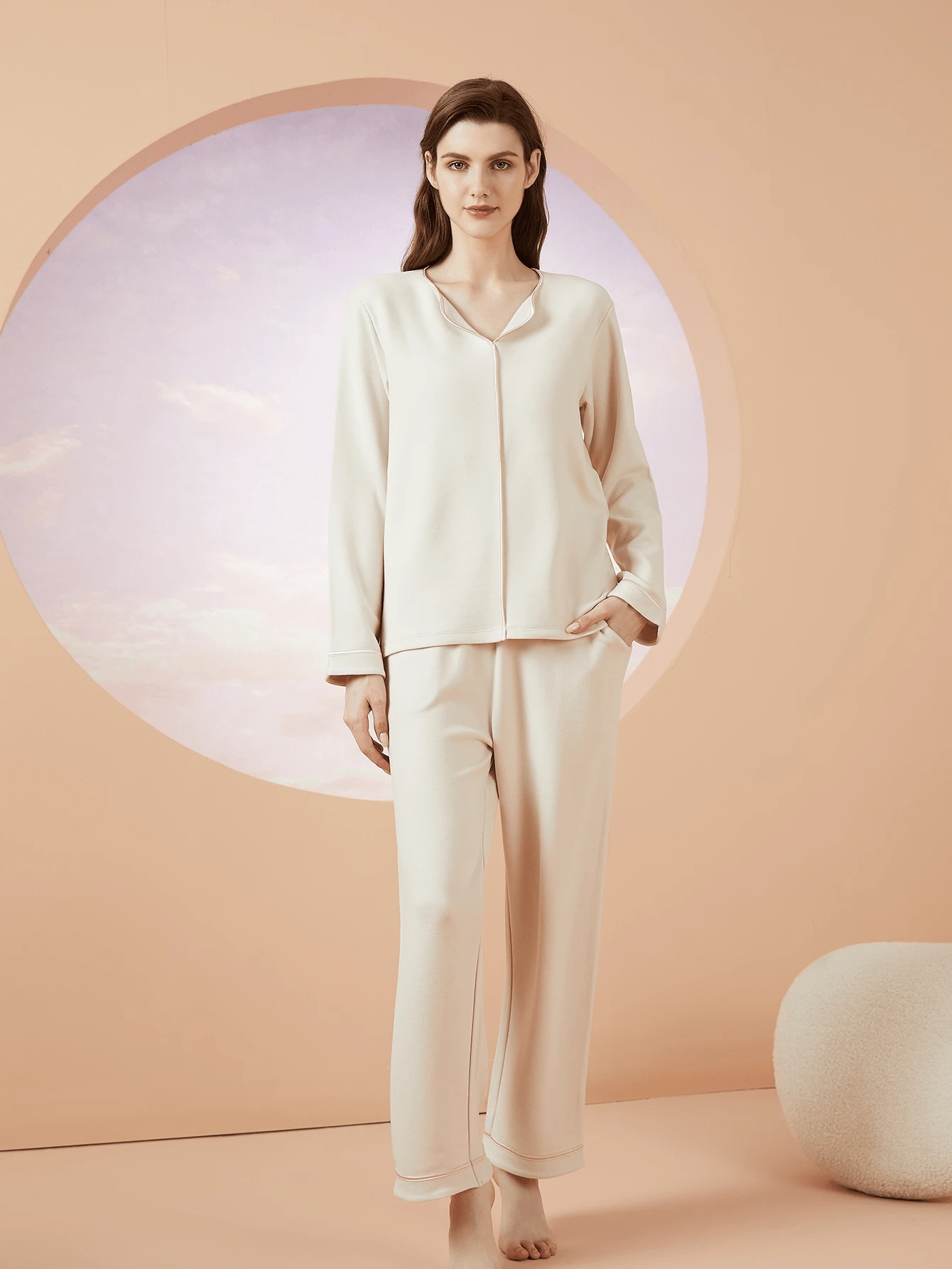女性緞面休閒服套裝,套裝的2 - 米色 - 查看 1