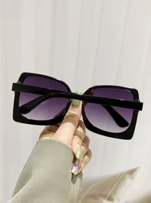 1pc Women Fashionable Oversized Fashion Glasses Asymmetrical Retro 90s Style Shades Beach Accessories For Summer Beach Vacation,Outdoor,Travel - Black - View 3