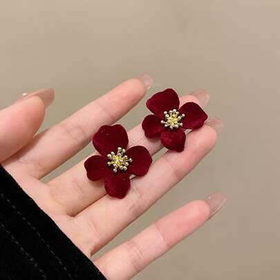 1對獨特風格紅色天鵝絨花朵耳針適合日常佩戴