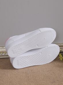Zapatillas de skateboard blancas para mujer, modelo Primavera 2025, de moda, versátiles, transpirables y casuales, de estilo coreano tipo campus. [Este producto corre un poco pequeño, se recomienda pedir una talla talla grande grande]