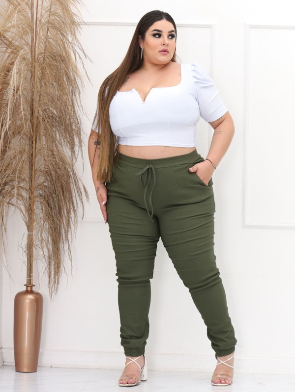 Calça Jogger Feminina Plus Size Cós Cintura Alta 2 Bolsos Bengaline Com Elastano GG G1 G2 G3 Tamanho Grande Para Gordinhas Moda Plus Moda Feminina Bloguerinha Plus