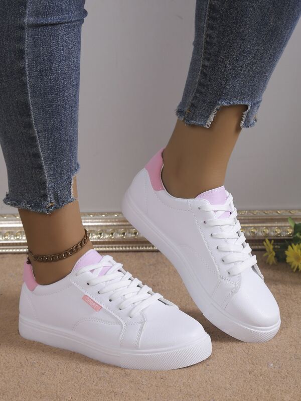 Zapatillas de skateboard blancas para mujer, modelo Primavera 2025, de moda, versátiles, transpirables y casuales, de estilo coreano tipo campus. [Este producto corre un poco pequeño, se recomienda pedir una talla talla grande grande]