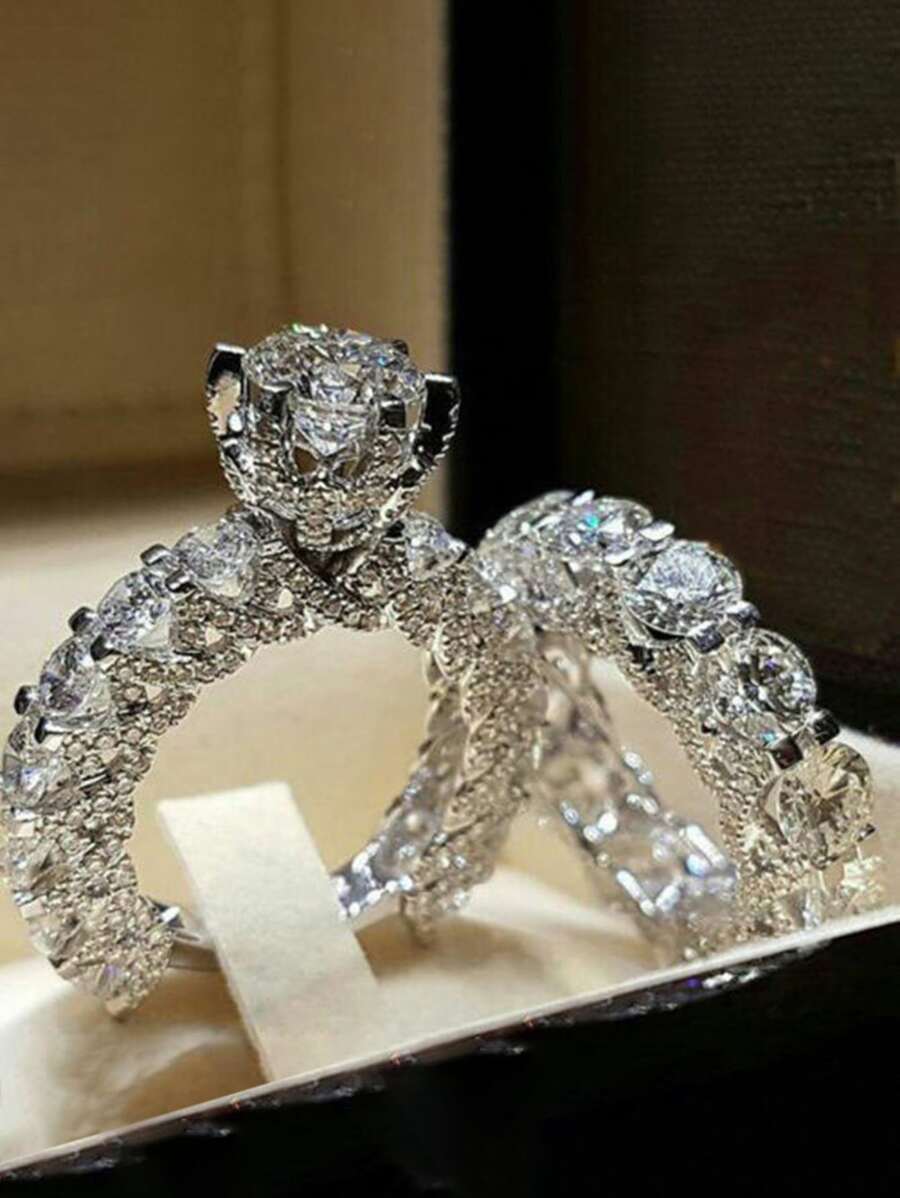 Set de 2 anillos de zirconia cúbica elegante para mujeres como regalo del Día de San Valentín, aniversario de boda, joyería para fiestas - Plateado - Ver 1