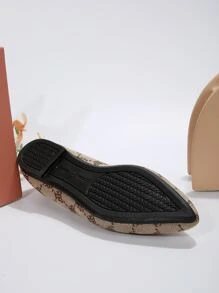 Women's Fashionable Comfortable Low Vamp Flat Shoes, Spring And Autumn, Printed With Letters On Pointed Toe Ballet Flats