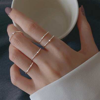 1枚极简超薄不锈钢戒指，精致女士珠宝配饰