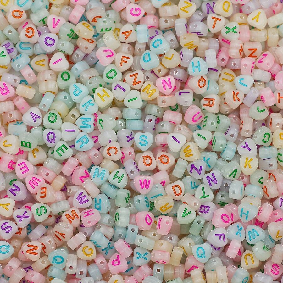 100入組7*7MM發光發亮心形亞克力散珠帶英語,合適的適用於DIY手鍊製作