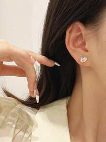 1雙粉色的水鑽水晶心形耳釘,時尚&可愛適用於女性日常穿著