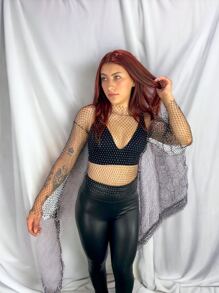 MOODY Blusa de red con manga de campana y brillos. - Negro - Ver 1