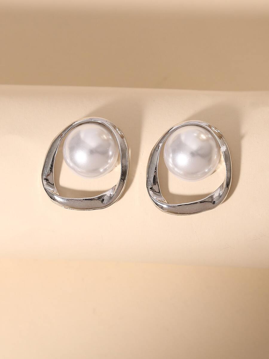 1pair European And American Asymmetrical Geometric Hollow Out Pearl Earrings