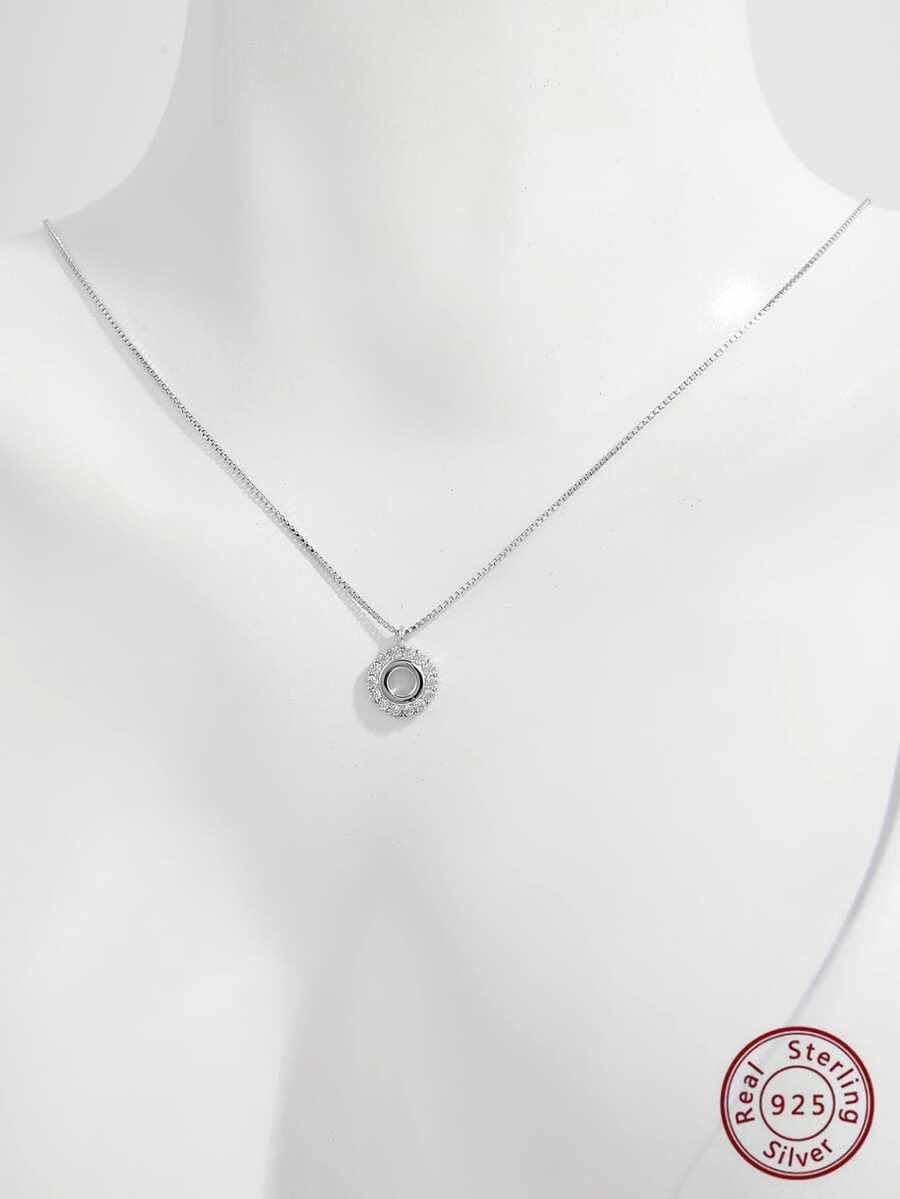 1件簡約、閃亮、優雅且時尚的925純銀空心圓形垂飾項鍊,配以人工寶石,適用於女性約會、派對、日常穿著等場合,是展現優雅的好禮物