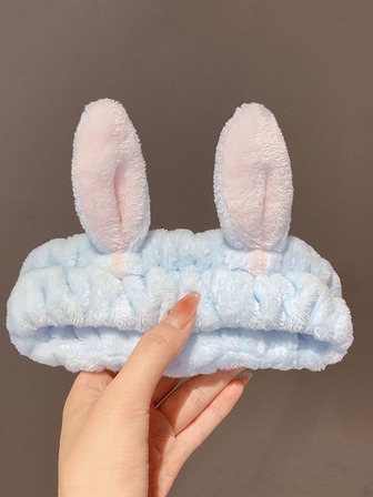 1个纯色可爱卡通发带，可用于洗脸、化妆和防滑，是圣诞礼物、女士圣诞礼物、女士圣诞礼物、礼物、圣诞礼物、女士礼物、礼物、圣诞礼物、成人圣诞礼物、成人圣诞礼物、发饰、女士配饰、圣诞礼物、成人礼发饰、圣诞发饰、女士礼物创意、美容圣诞礼物、女士圣诞礼物