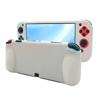 1个适用于Switch OLED的硅胶保护套，防摔、防尘、防刮擦、防滑凹槽设计，符合人体工学的握持感，长时间游戏舒适。