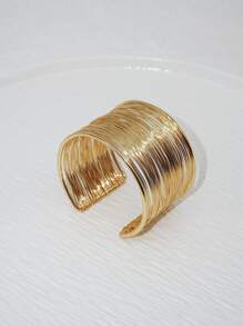 Pulsera De Moda De Lujo Clásica Europea/americana Para Mujeres Con Un Ancho De 4.0cm, Envuelta Con Alambre De Hierro Dorado Y Aleación De Hierro