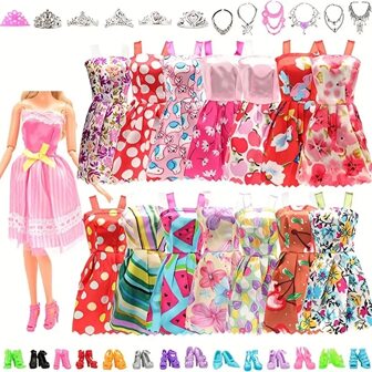 32pcs Doll Clothing Accessories Set, Including 10 Random Patterns Of Clothes, 10 Pairs Of Shoes, 6 Necklaces And 6 Crowns, Suitable For Doll Decoration And Matching