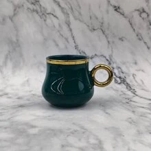 1套瓷質杯碟組,包含1個杯子和1個碟子,容量100ml/3.3oz,碟子採用幾何圖形設計並電鍍金色、紅色或深綠色,適用於濃縮咖啡杯 - 墨綠色 - 查看 4