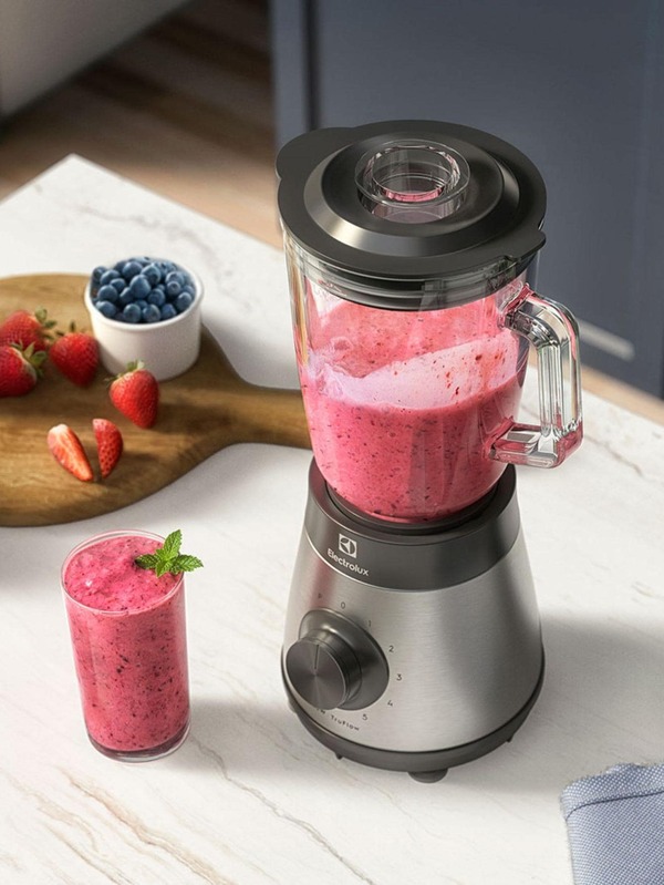 Liquidificador Electrolux EBS30 Experience 110V a 127V Potência 700W Copo de Vidro Tecnologia TruFlow™ Preto