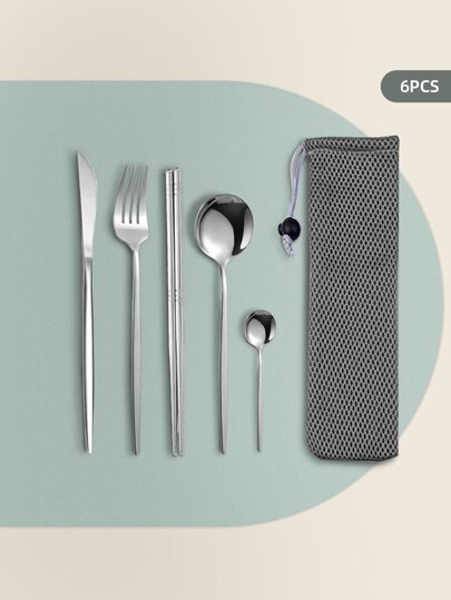 6件套不锈钢便携式葡萄牙餐具套装，包括大叉、大勺、甜点勺、6双筷子、灰色网状收纳袋，适合户外露营、野餐、学生、上班族、食堂等场合使用。