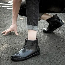 Men's Mid-calf Rain Shoes, Fashionable Slip-resistant And Waterproof Boots, Durable Rubber Kitchen Shoes For Delivery, And Fishing With Warm Lining - Black - View 2