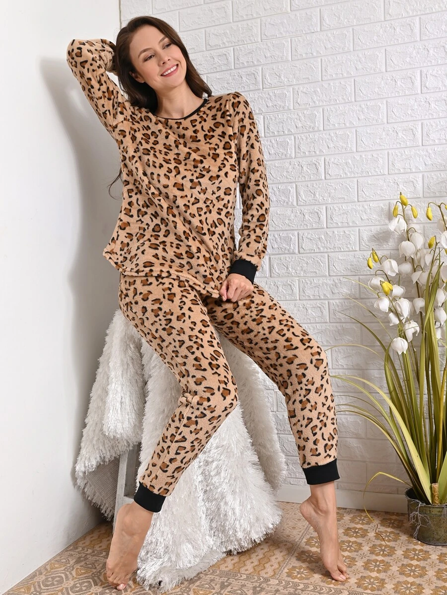 Conjunto de Pijama con Estampado de Animal Print - Multicolor - Ver 1