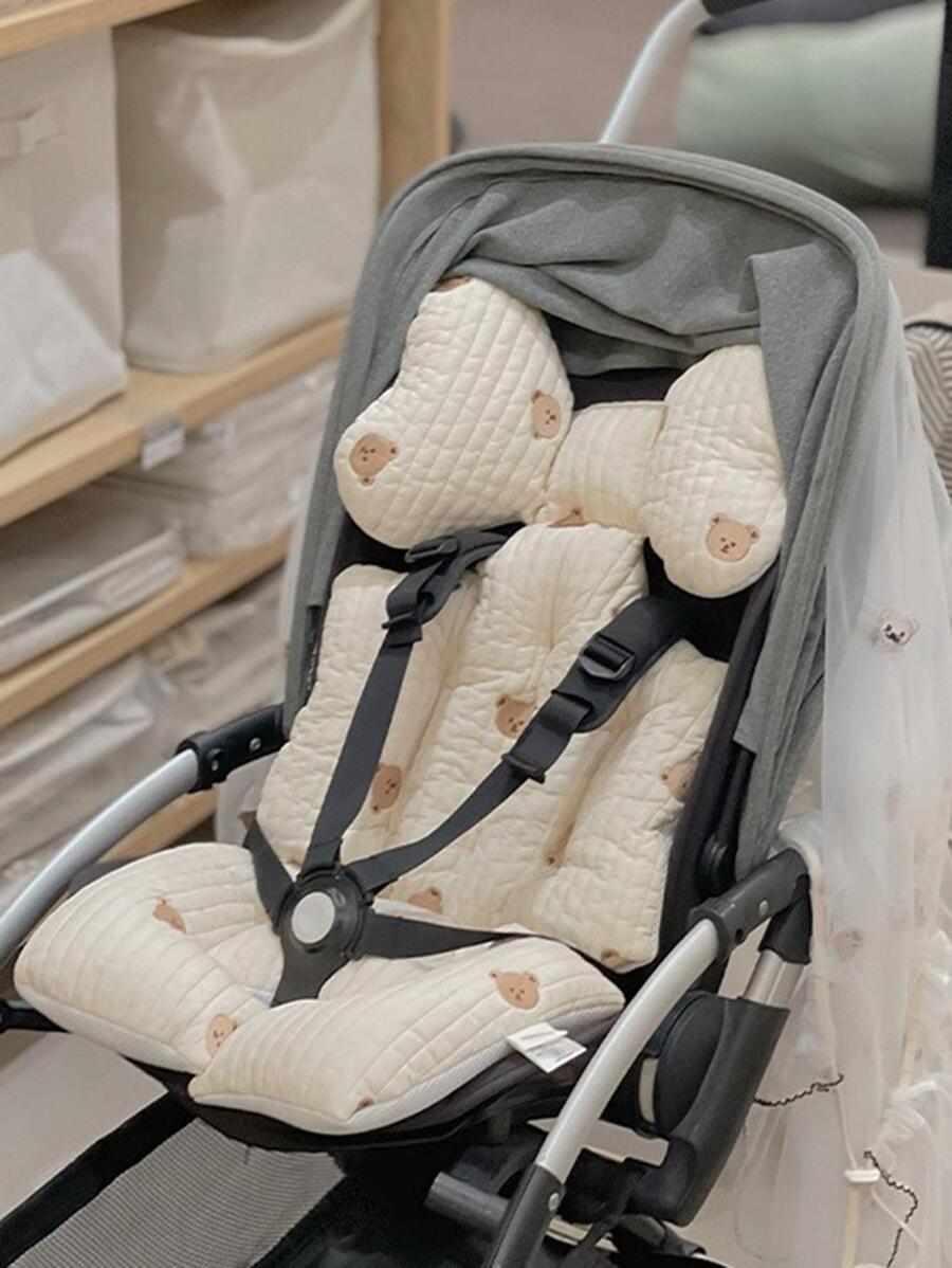 厚實嬰兒車座墊，具有刺繡圖案和拼布