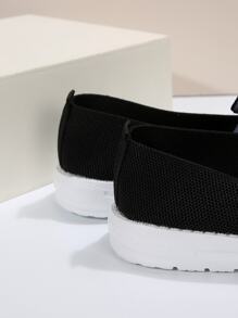 2023 New Spring & Autumn Women's Fashionable Large Size Breathable Knitted Slip-on Sneakers