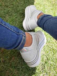 Tenis Plataforma glamour plata con brillos para fiesta o casuales - Plateado - Ver 4