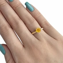 Anel Solitário Torcido Prata 925- Dourada Ouro 18k - Amarelo - Visão 2