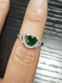 1只不鏽鋼復古綠色立體心形雕刻戒指,女性專用